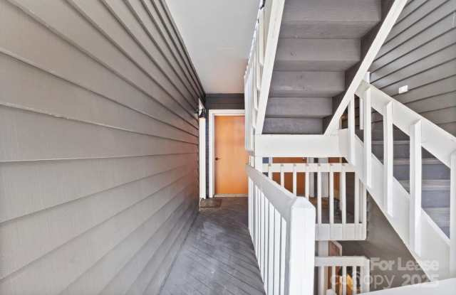 434 W 8th Street