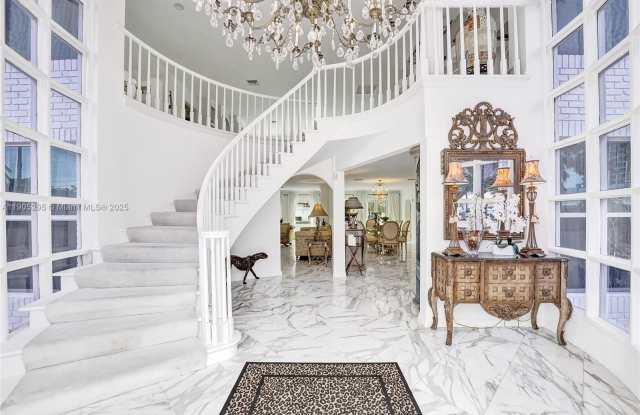 Photo of 2889 NE 35th St