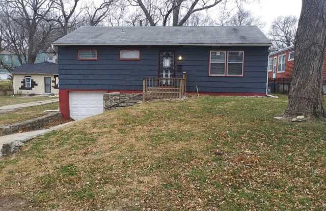 Beautiful 4 Bed, 2 Bath Home in Kansas City