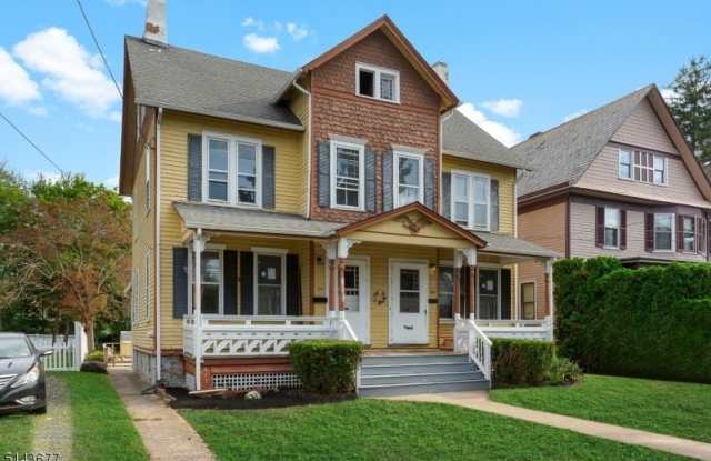 182-184 W Cliff St