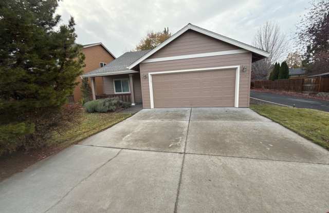 Pet Considered, East Bend 3 Bdrm, 2 Bath House, All Appliances, Air Conditioning, Fenced Yard, Double Garage