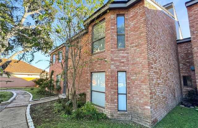 100 Xanthisma Avenue