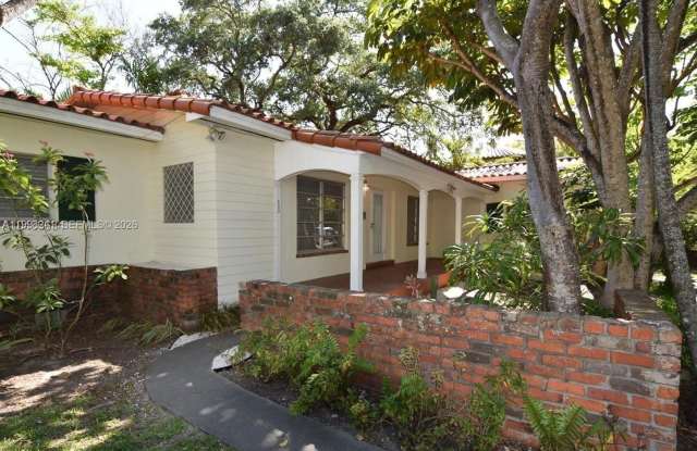 800 Andalusia Ave