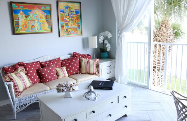 3 Harbour Isle Drive E