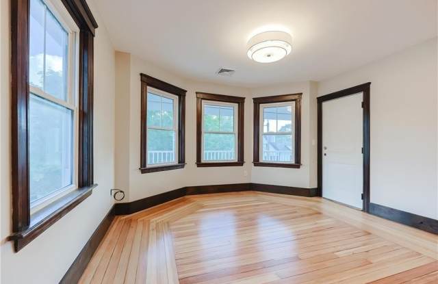 Photo of 65 Burton Street unit: 3