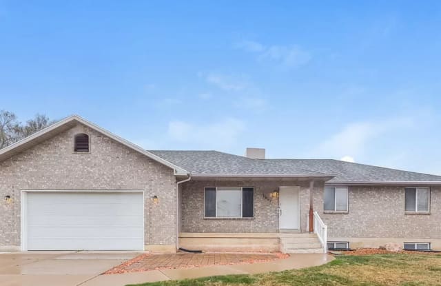 1847 N 725 W - 1847 North 725 West, Clinton, UT 84015