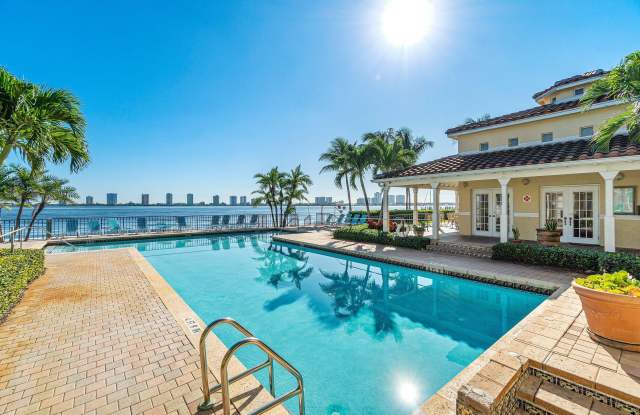 1140 Lake Shore Drive
