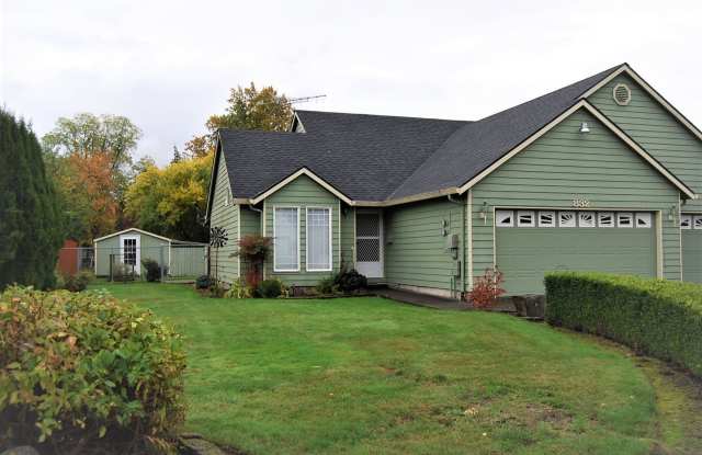 Well maintained 2Bd/2Ba Single Story Duplex McMinnville - 832 Southwest Fellows Street, McMinnville, OR 97128