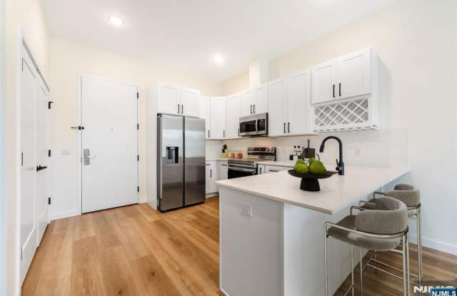 51 Queen Anne Road 412