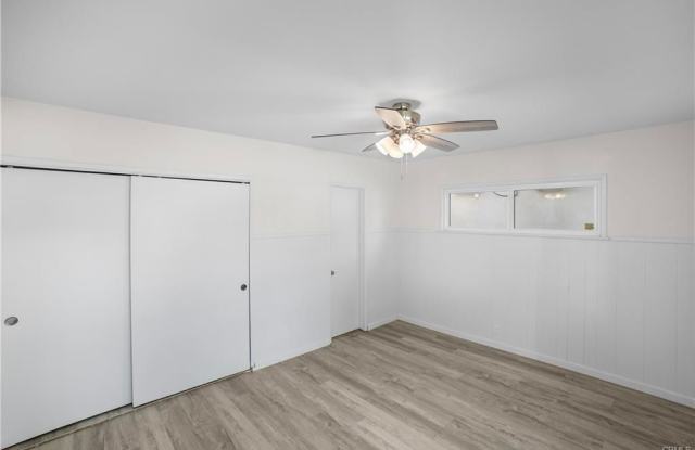 Photo of 7400 Cozycroft Avenue