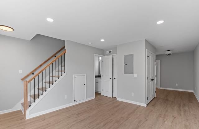 400 Gallery Lane - C8