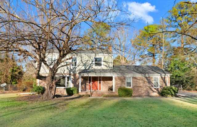 SPACIOUS 4 Bedroom | 2.5 Bathroom Split-Level Home in Goldsboro*Just outside SJAFB Oak Forest gate*