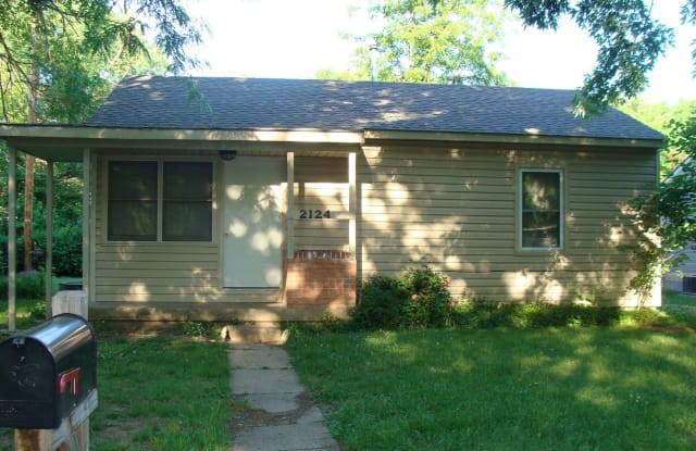 2124 Green - 2124 Green Avenue, Manhattan, KS 66502