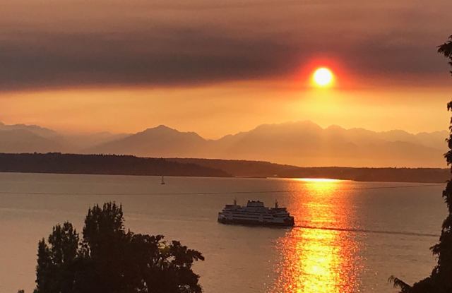 Stunning Sound  Olympic Mountain View Home in North Admiral