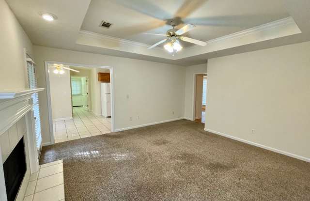 4 Bedrooms in Eastern Oaks