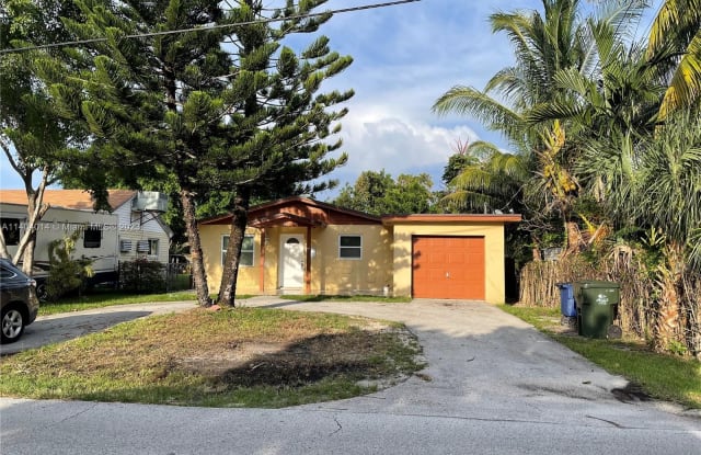 221 SW 6th Ave - 221 Southwest 6th Avenue, Hallandale Beach, FL 33009