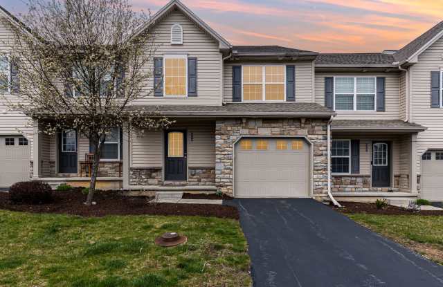 Welcome to this charming 3 bedroom, 2.5 bathroom, 3,000 sq ft home located in Mechanicsburg, PA/Cumberland Valley School District! - 6119 Galleon Drive, Cumberland County, PA 17050