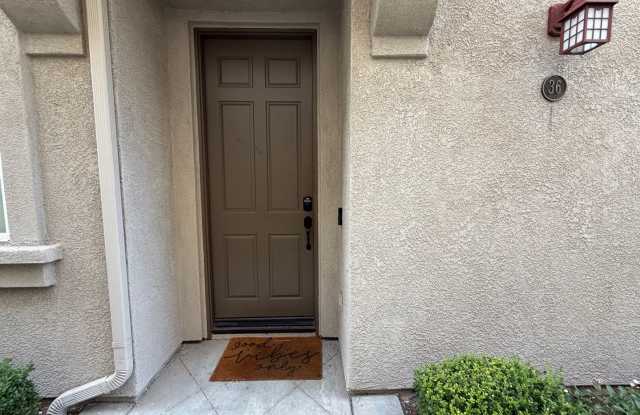 Photo of Chula Vista townhouse now available for rent
