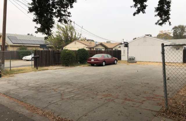 3 Bedroom 2 bathroom Duplex in Sacramento