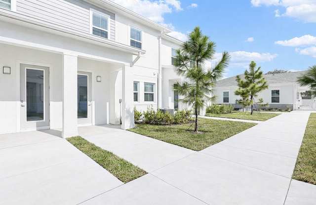 Encanto Isla - Homes for Rent