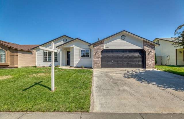 3 bedroom Eagle home