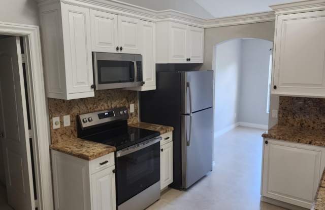 4672 SW Carib Street