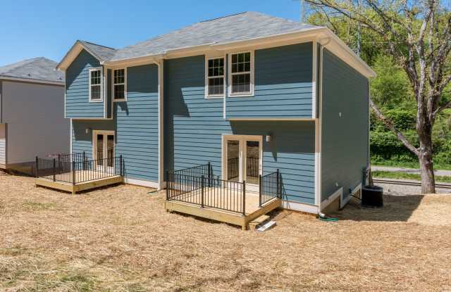 Photo of 1074 E Elmwood Drive