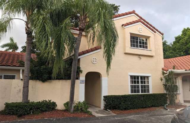 1385 Cottonwood Cir - 1385 Cottonwood Circle, Weston, FL 33326