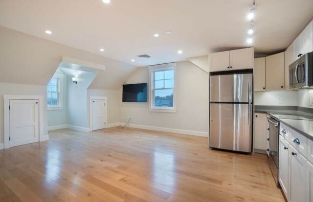 2178 Post Road - 300