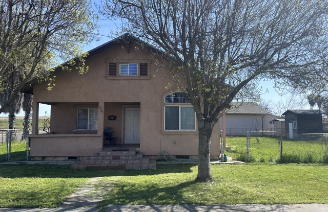 705 8th St - 705 8th Street, Livingston, CA 95334