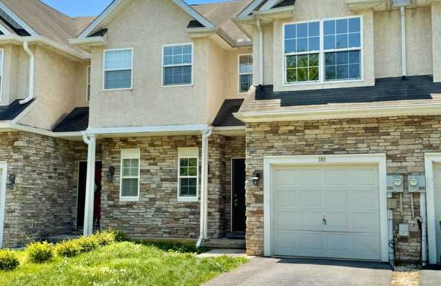 THREE BEDROOM/2.5 BATH TOWNHOME in EAST PENN School District