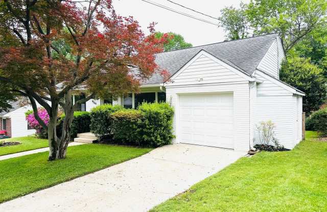 4504 TRAYMORE STREET