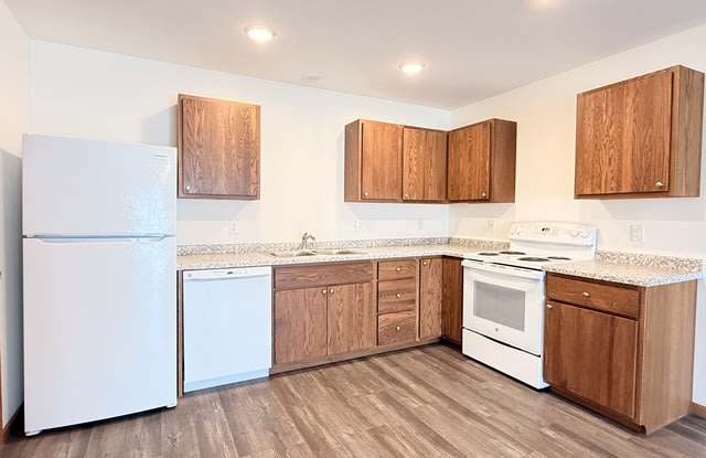 921 Kennedy Street - 301