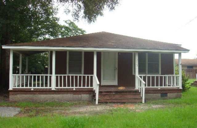 Photo of THREE BEDROOM, ONE BATH