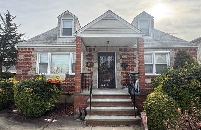 Photo of 231 Jefferson Avenue unit: 2Nd Fl