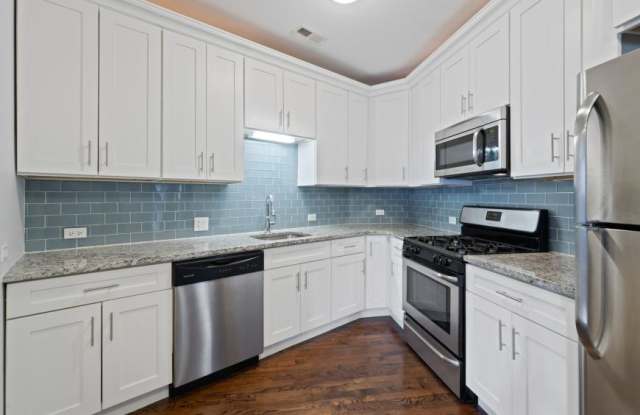 Photo of 15 N Vail/15 W Davis