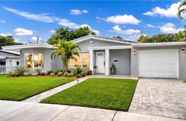 1881 NW 5th Ter