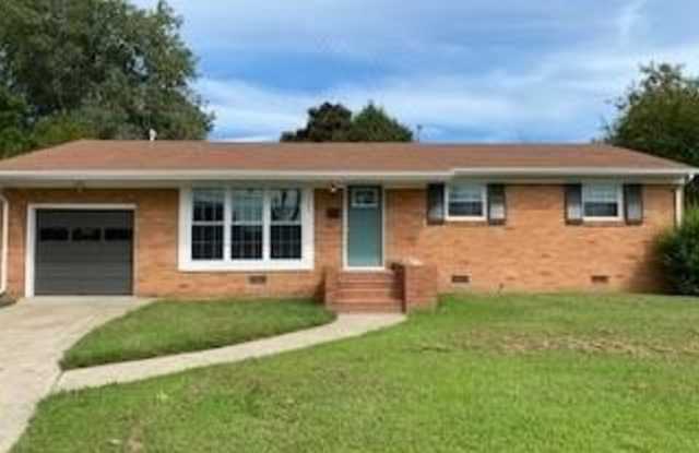 Photo of 725 Spruce Road