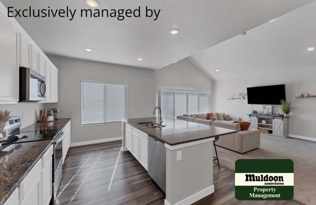 Beautiful Like New Home - High End Finishes! - 2402 Sunrise Lane, Pueblo, CO 81008