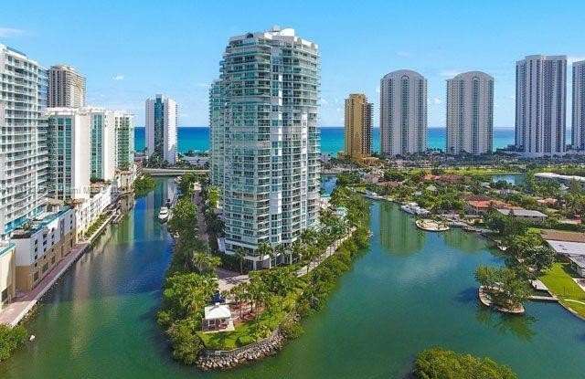 Photo of 16500 Collins Ave