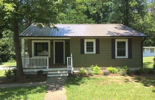 215 Poplar St - 215 Poplar Street, Sanford, NC 27330