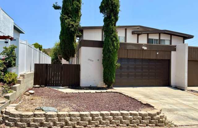 4 Bedroom Townhouse In Lakeside - Cul De Sac Location
