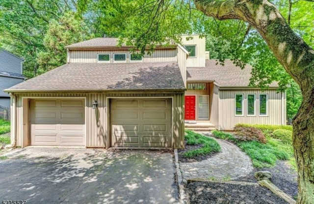 33 Highmount Ave