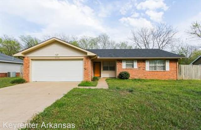 2152 S Clover Dr - 2152 South Clover Drive, Fayetteville, AR 72701