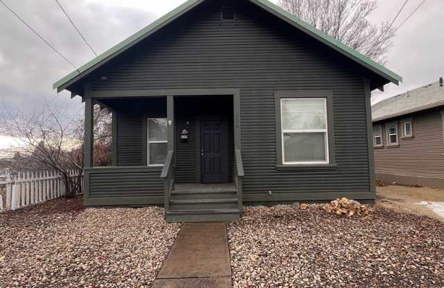 Photo of 2 Bedroom, 1 Bathroom Home - Located near Downtown