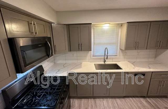 Photo of 4628 Johnson Street Northeast - 4630