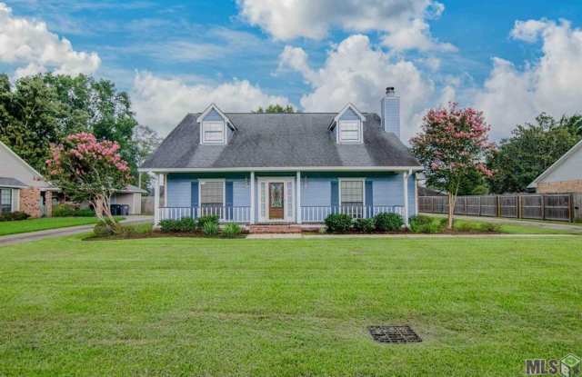 Charming 3 Bedroom 2 Bath House located in Central, La