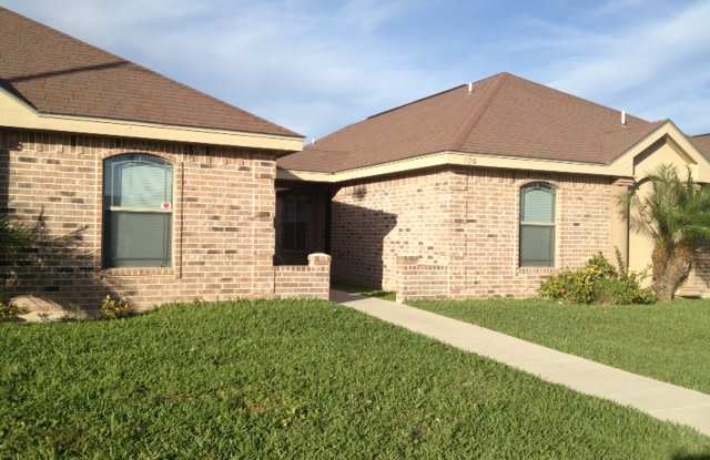 802 Emerald St - D