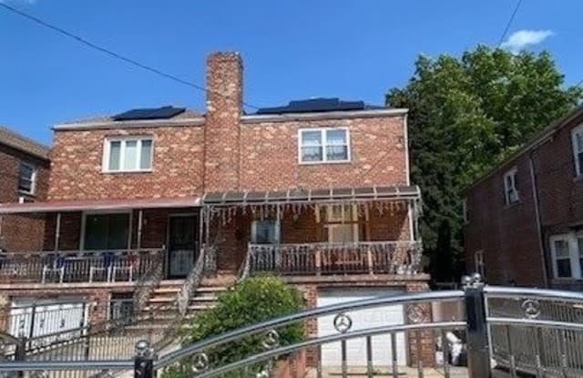 2728 Laconia Avenue - 2728 Laconia Avenue, Bronx, NY 10469