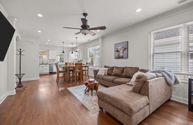 809 Woodruff Place